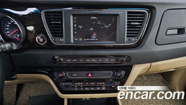 Kia Canival 2019 — photo 20
