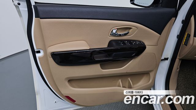 Kia Canival 2019 — photo 14