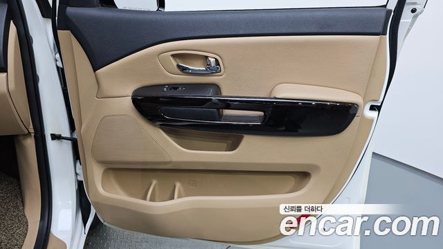 Kia Canival 2019 — photo 15