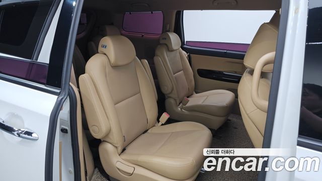 Kia Canival 2019 — photo 16
