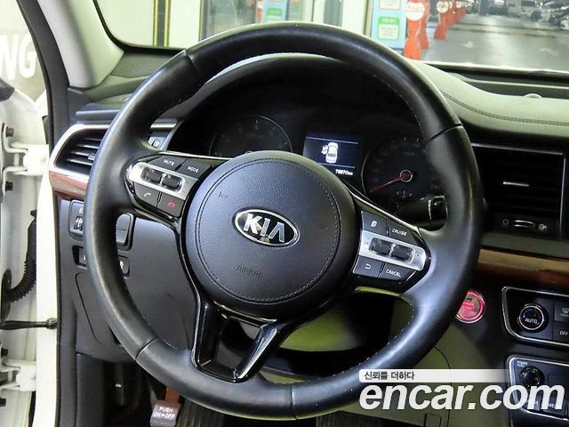 Kia K7 2016 — photo 9