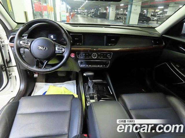 Kia K7 2016 — photo 11