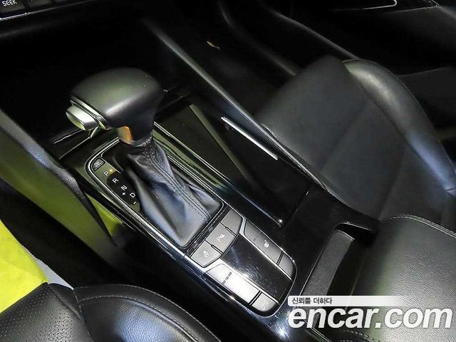 Kia K7 2016 — photo 12