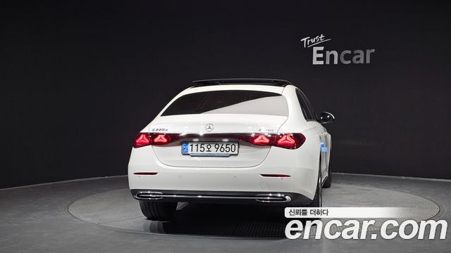 Mercedes-Benz E-Class 2024 — photo 4