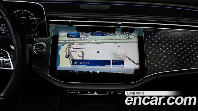 Mercedes-Benz E-Class 2024 — photo 16