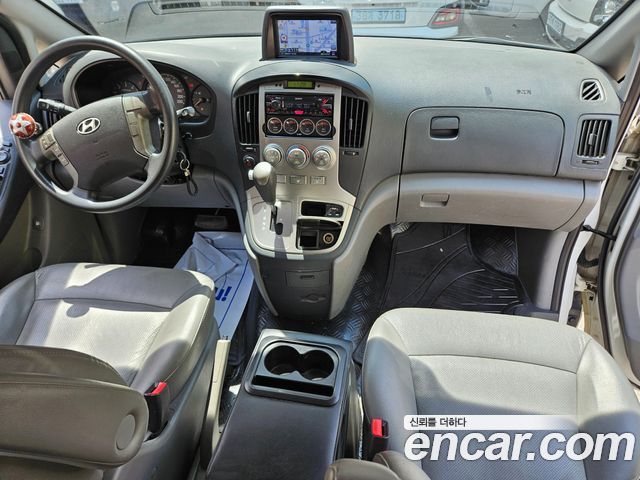 Hyundai Starex 2012 — photo 10