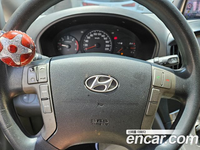 Hyundai Starex 2012 — photo 15