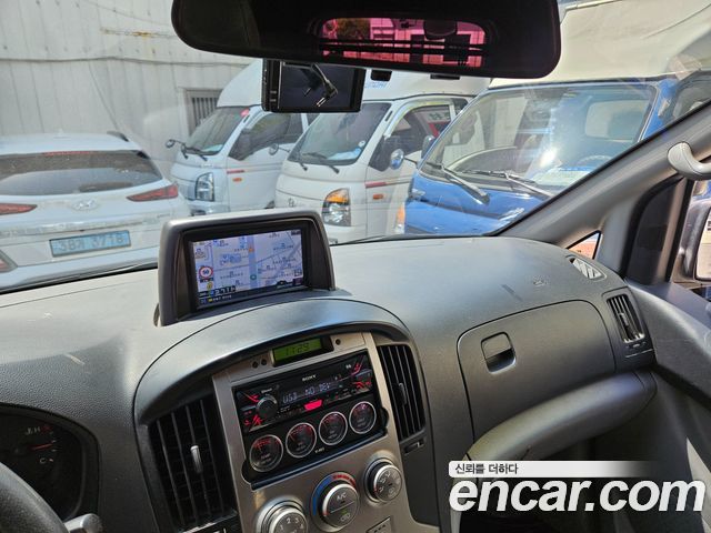 Hyundai Starex 2012 — photo 18
