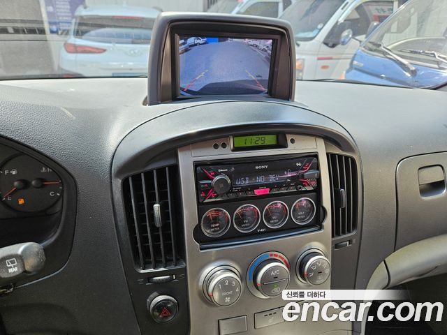 Hyundai Starex 2012 — photo 19