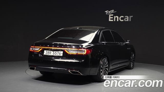 Lincoln Continental 2017 — photo 2