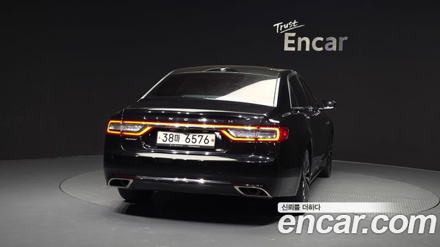 Lincoln Continental 2017 — photo 4