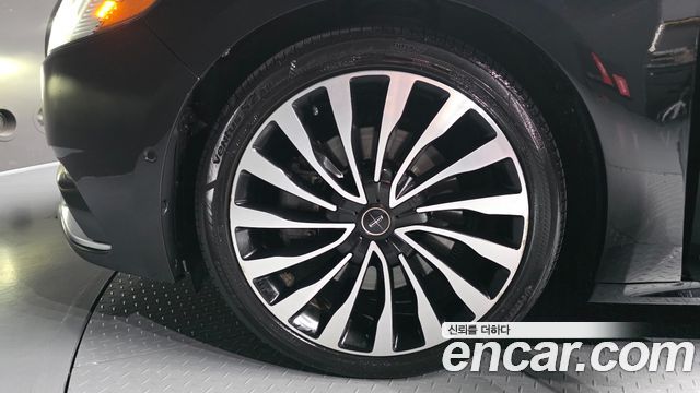 Lincoln Continental 2017 — photo 5