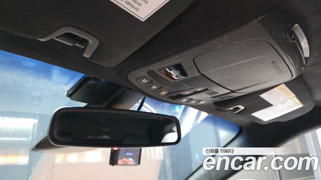 Lincoln Continental 2017 — photo 17