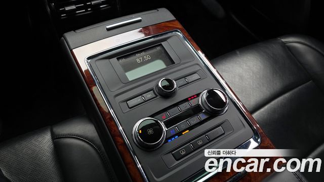 Lincoln Continental 2017 — photo 19
