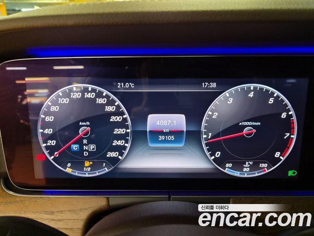 Mercedes-Benz E-Class 2018 — photo 7
