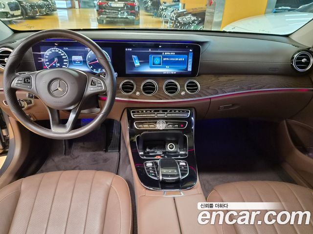 Mercedes-Benz E-Class 2018 — photo 17