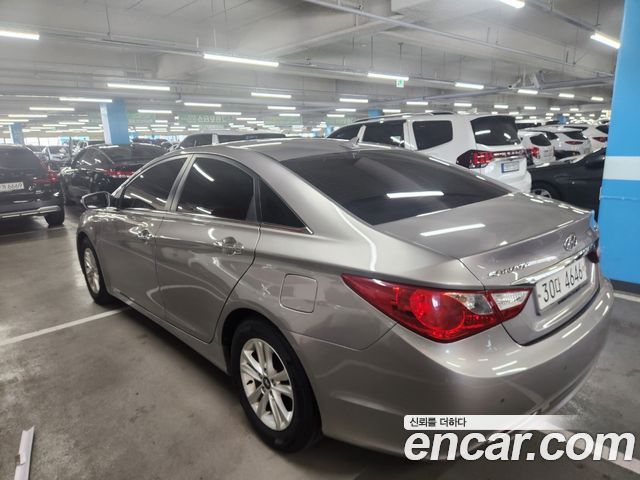 Hyundai Sonata 2010 — photo 1