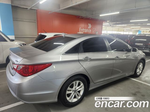 Hyundai Sonata 2010 — photo 2