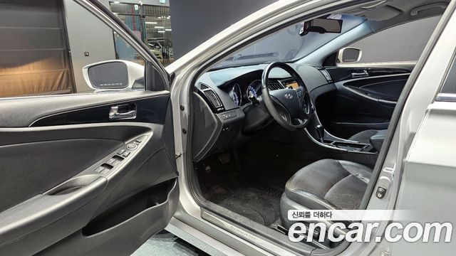 Hyundai Sonata 2010 — photo 10