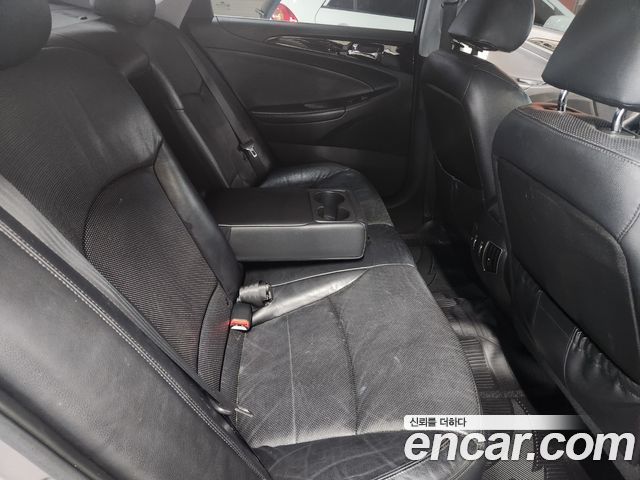 Hyundai Sonata 2010 — photo 11