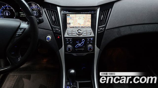 Hyundai Sonata 2010 — photo 14