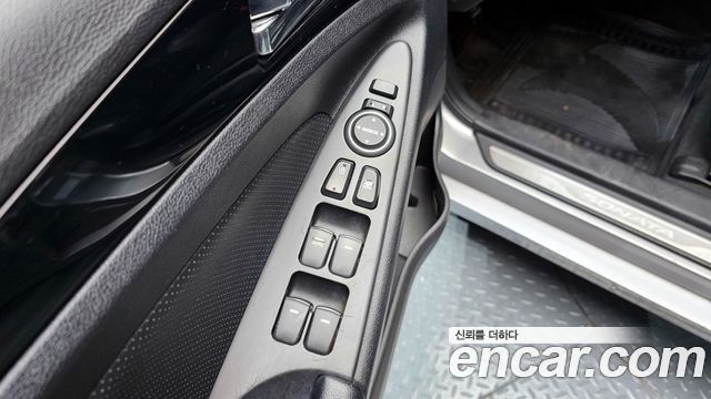 Hyundai Sonata 2010 — photo 17