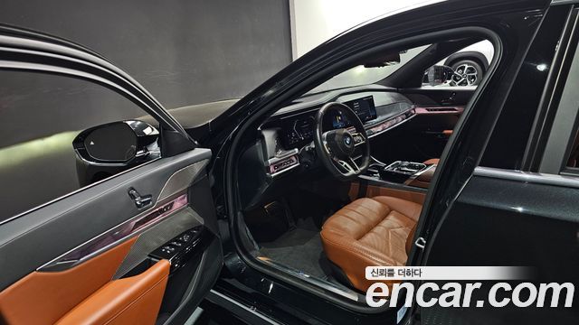 BMW 7-Series 2024 — photo 13