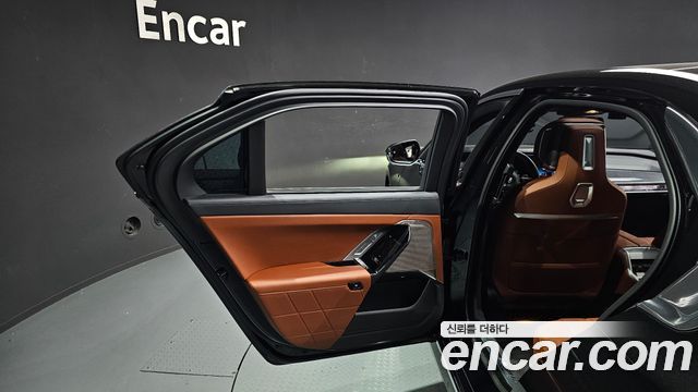 BMW 7-Series 2024 — photo 15