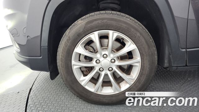 Jeep Cherokee 2019 — photo 5