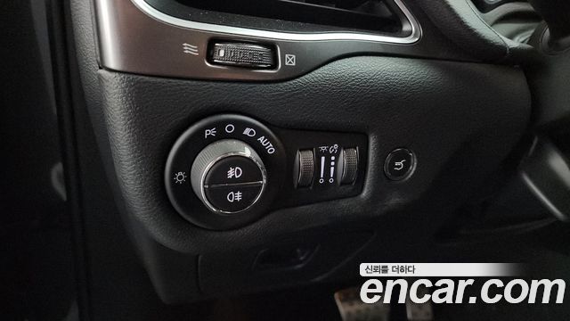 Jeep Cherokee 2019 — photo 27