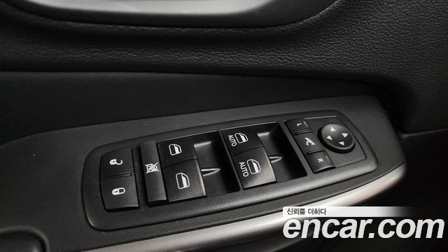 Jeep Cherokee 2019 — photo 28