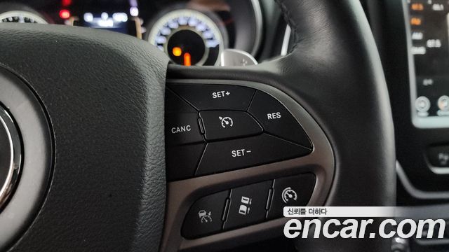 Jeep Cherokee 2019 — photo 32