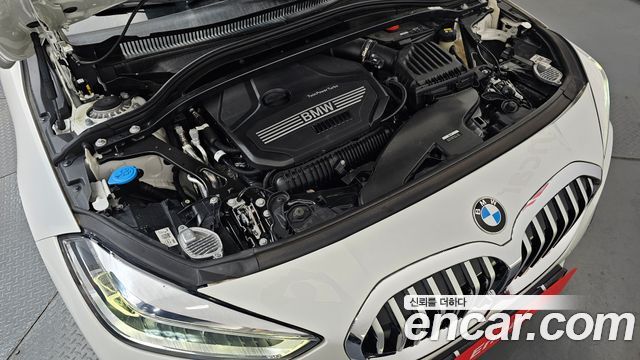 BMW 1-Series 2022 — photo 6