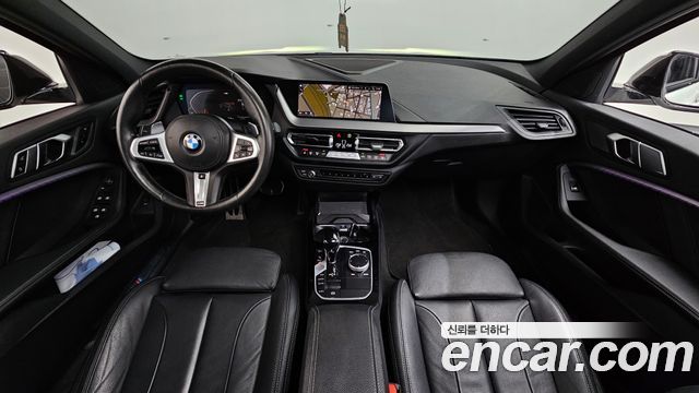 BMW 1-Series 2022 — photo 10