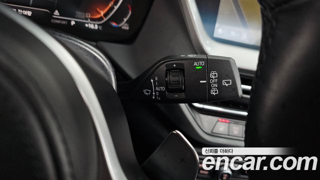 BMW 1-Series 2022 — photo 20