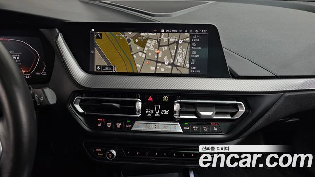 BMW 1-Series 2022 — photo 21