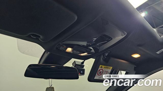 BMW 1-Series 2022 — photo 27