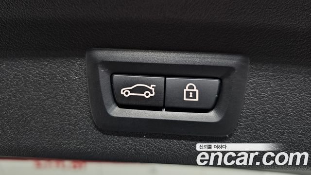 BMW 1-Series 2022 — photo 30