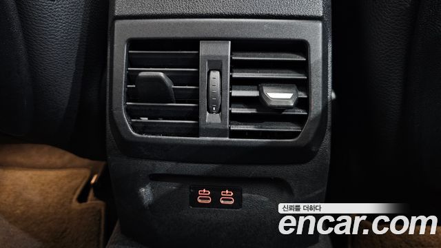 BMW 1-Series 2022 — photo 31