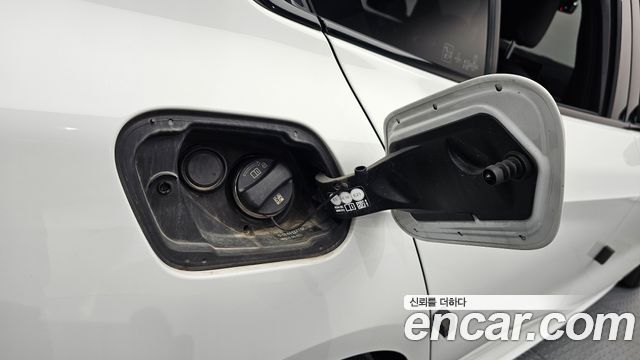 BMW 1-Series 2022 — photo 33