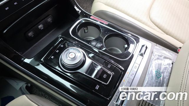 Kia Canival 2021 — photo 9