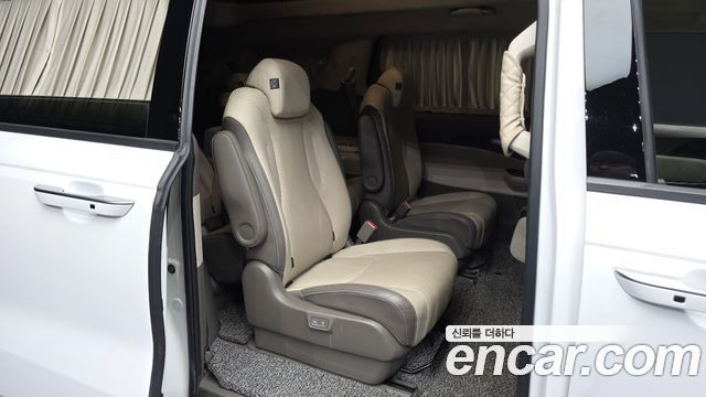Kia Canival 2021 — photo 12
