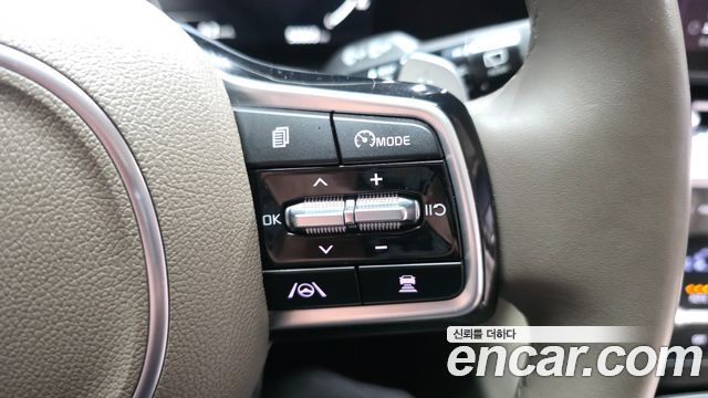 Kia Canival 2021 — photo 17