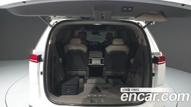Kia Canival 2021 — photo 20