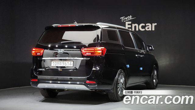 Kia Canival 2020 — photo 2