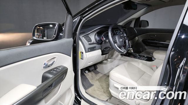 Kia Canival 2020 — photo 13