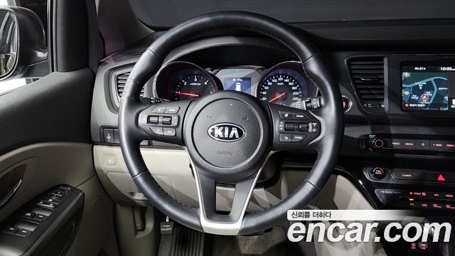 Kia Canival 2020 — photo 19