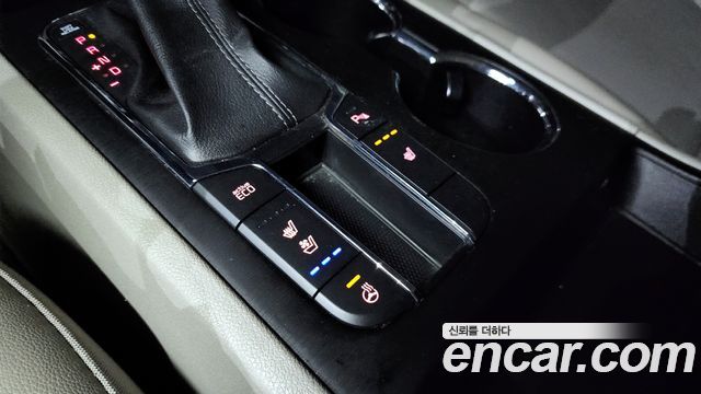 Kia Canival 2020 — photo 16