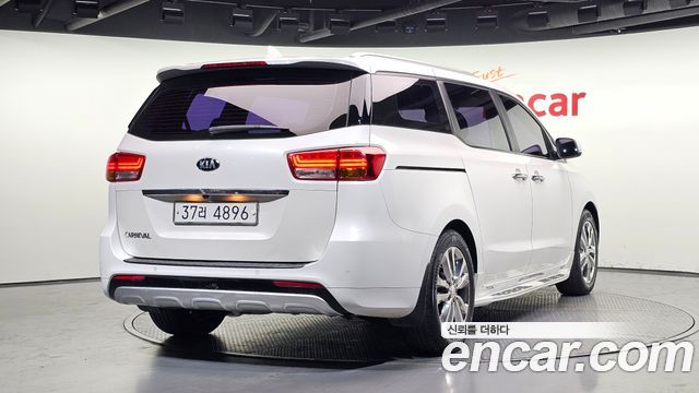 Kia Canival 2016 — photo 2