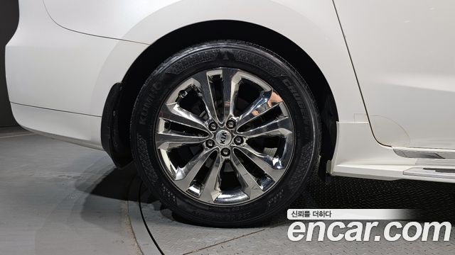 Kia Canival 2016 — photo 5